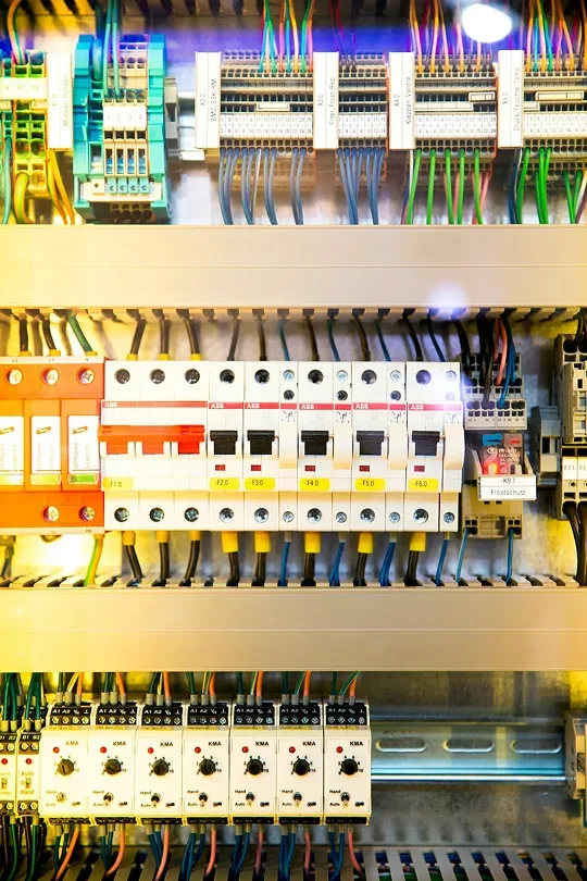 Licensed electrician providing electrical services in St. Catharines